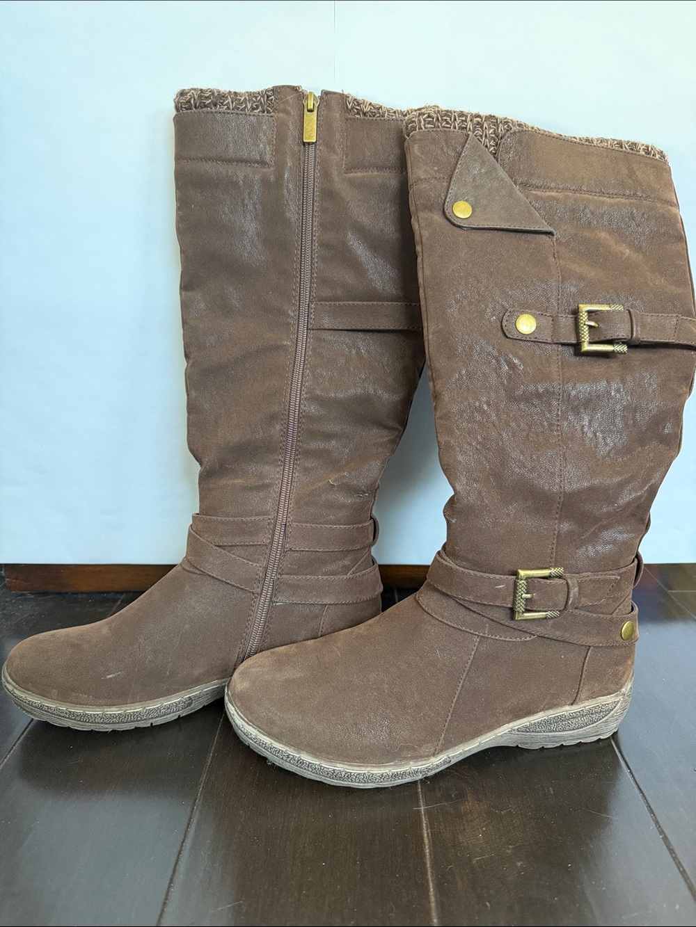 Women's Brown Mid-Calf Buckle Winter Boots with Cozy Trim